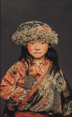 Geweven wandpaneel ‘Tibetan Child’ – Loods 5, Ophalen, Oosters, 120 cm, Meerkleurig