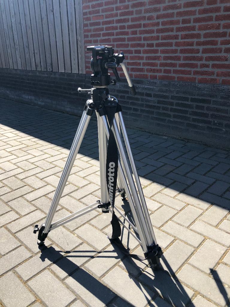 Statief, Audio, Tv en Foto, Fotografie | Statieven en Balhoofden, Ophalen, Gebruikt, Minder dan 150 cm, Driepoot