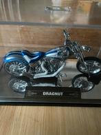 Von Dutch Dragnut model motor schaal 1:18 in vitrinebox, Ophalen of Verzenden, Zo goed als nieuw, Overige typen, Overige merken