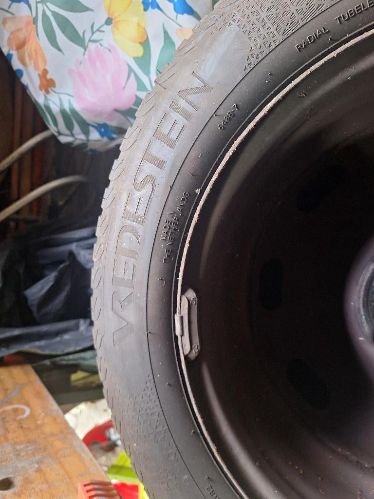 Winterbanden Vredenstein Snowtrac op stalen velgen, Auto-onderdelen, Banden en Velgen, Ophalen, Gebruikt, 15 inch, Band(en)