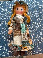Pop Holly Hobby - Vintage lappenpop met patchwork jurk, Ophalen of Verzenden, Gebruikt, Overige typen