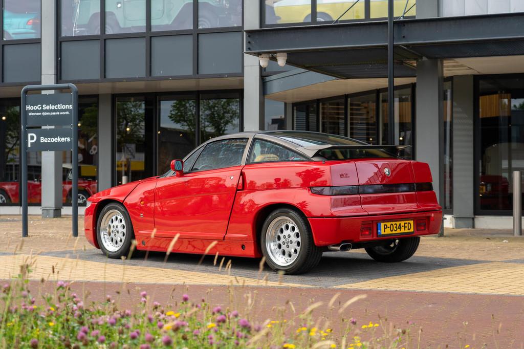 Alfa Romeo SZ 3.0 V6 Zagato (bj 1990), Auto's, Oldtimers, 17754 cc, Bedrijf, Handgeschakeld, 2 stoelen