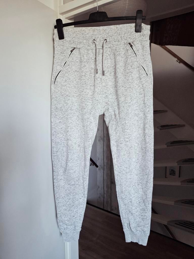 Non Grada joggingbroek lichtgrijs maat M
Zie maten, Kleding | Heren, Maat 48/50 (M), Ophalen of Verzenden, Zo goed als nieuw, Grijs