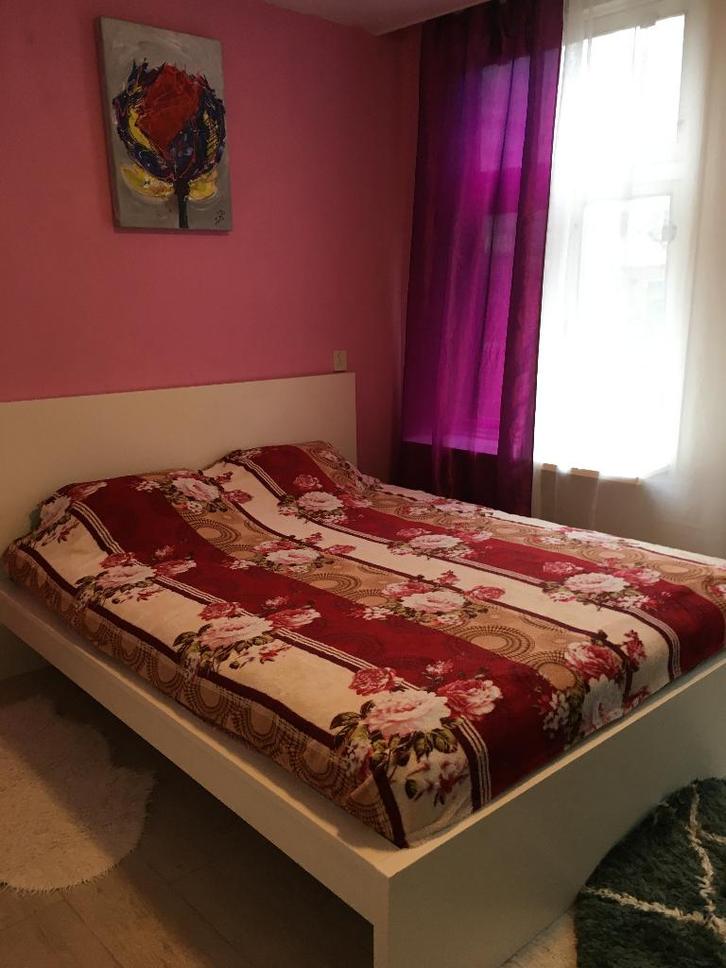 Large room for rent in center of Amsterdam., Huizen en Kamers, Kamers te huur, Amsterdam, Minder dan 20 m²