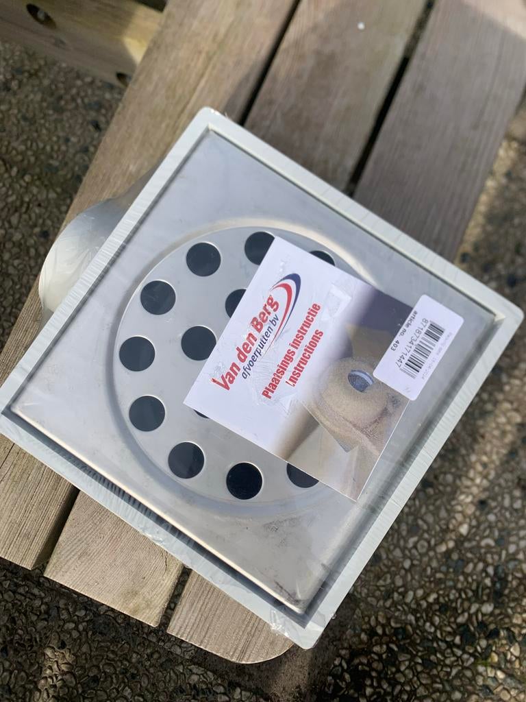Nieuwe vloerput / schrobputje 20x20cm, Doe-het-zelf en Verbouw, Buizen en Afvoer, Ophalen, Nieuw, Rvs, Afvoer