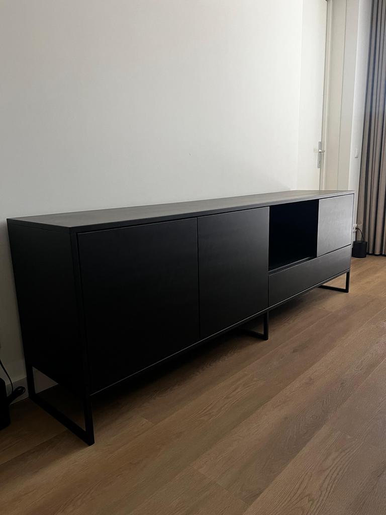 Zwart eiken dressoir van Goossens, Ophalen, Eikenhout, Zo goed als nieuw, 200 cm of meer