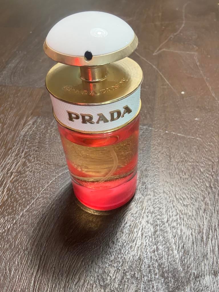 Prada Candy Eau de Parfum 50 ml - Zo goed als nieuw, Sieraden, Tassen en Uiterlijk, Tassen | Rugtassen, Ophalen of Verzenden, Zo goed als nieuw