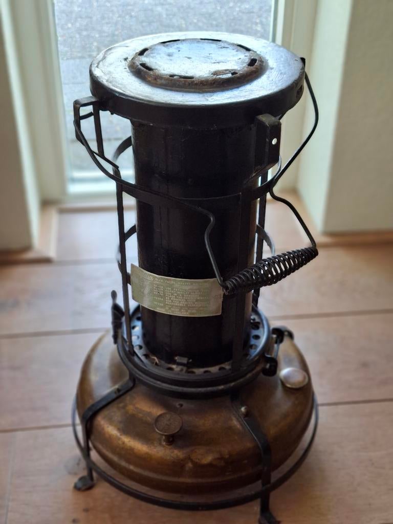 Mooie oude petroleum potkachel - Collectors item, Potkachel, Gebruikt, Overige brandstoffen, Ophalen of Verzenden