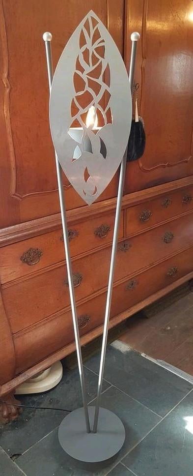 Vloerlamp strak design vintage, Gebruikt, Vintage strak design, Ophalen of Verzenden, Metaal
