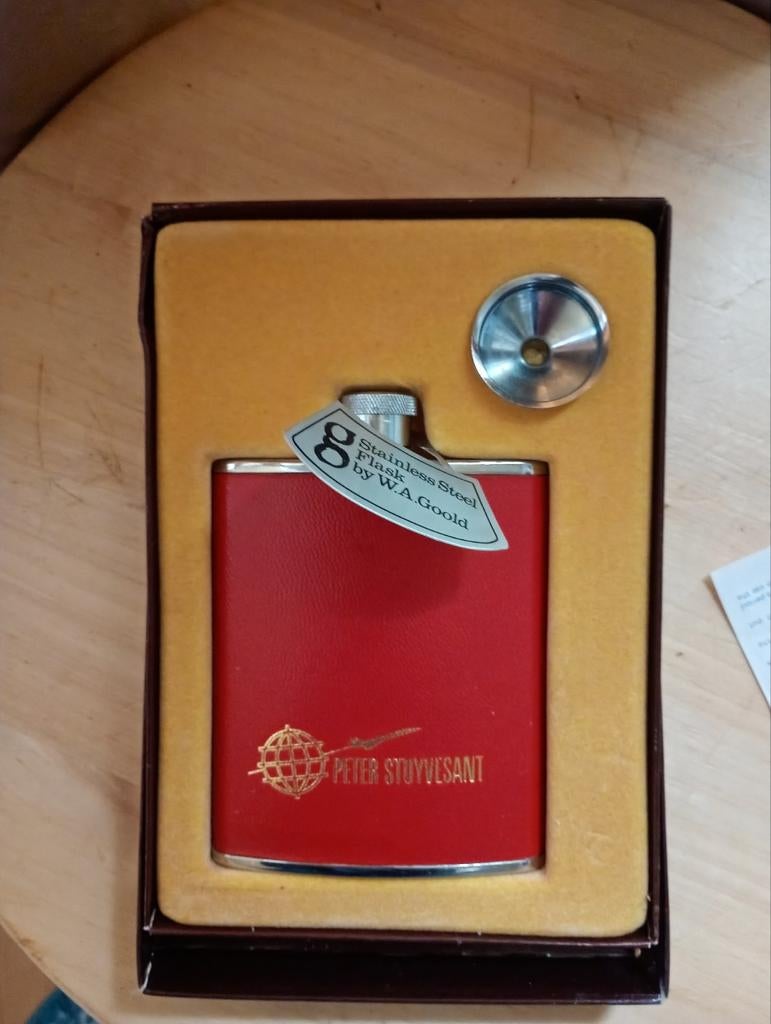 Peter Stuyvesant heupfles, Ophalen