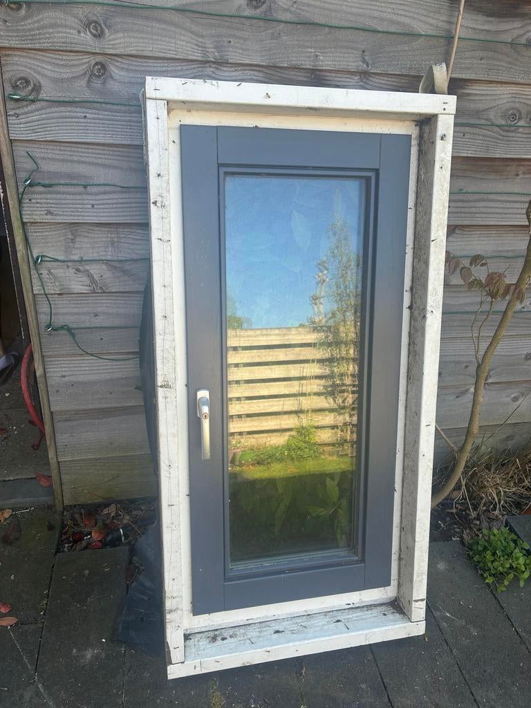 Gebruikte raam draai kiep 0,5jaar oud met Hang- en Sluitwerk, Gebruikt, G, G, G