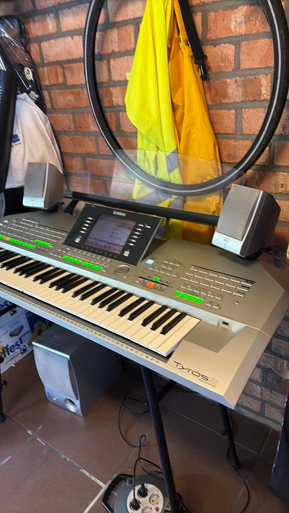 Tyros 2 te koop. Functioneert prima, ook USB., Ophalen, Yamaha, Midi-aansluiting, 61 toetsen