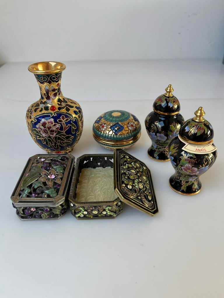 Verschillende snuisterijen , sieradendoosjes, creme parfum, Ophalen of Verzenden
