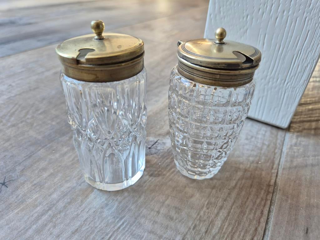 2 Antieke kristallen mosterd potjes met messing deksel, Ophalen of Verzenden