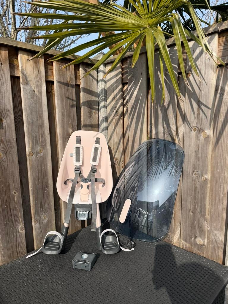 Fiets stoeltje Urban Iki (voor) met bevestiging & windscherm, Fietsen en Brommers, Fietsaccessoires | Fietsstoeltjes, Ophalen