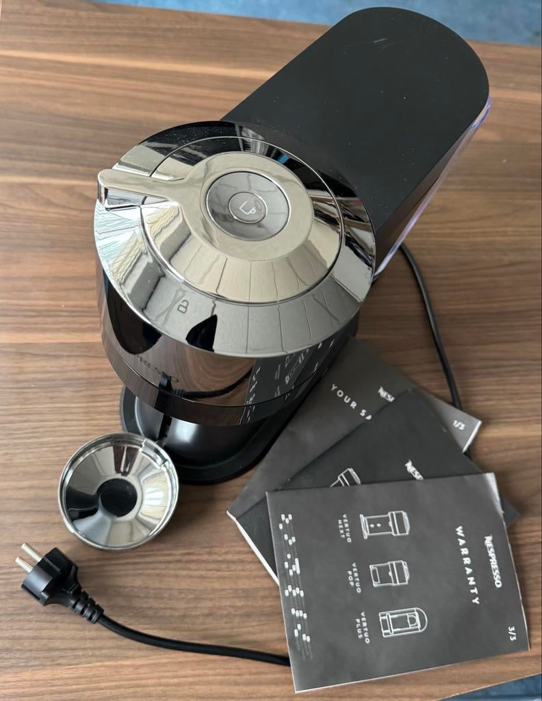 Nespresso Vertuo Plus Deluxe koffiezetapparaat, Witgoed en Apparatuur, Koffiezetapparaten, Gebruikt, Koffiemachine, Ophalen of Verzenden