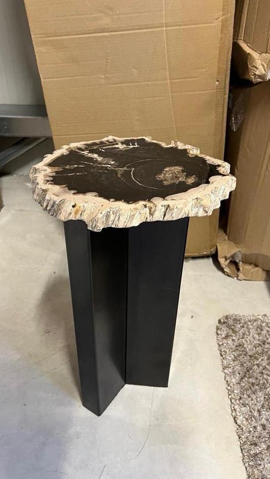 PTMD Bijzettafel Jisse Zwart Versteend Hout, Huis en Inrichting, Minder dan 55 cm, Zo goed als nieuw, Overige vormen, Hout