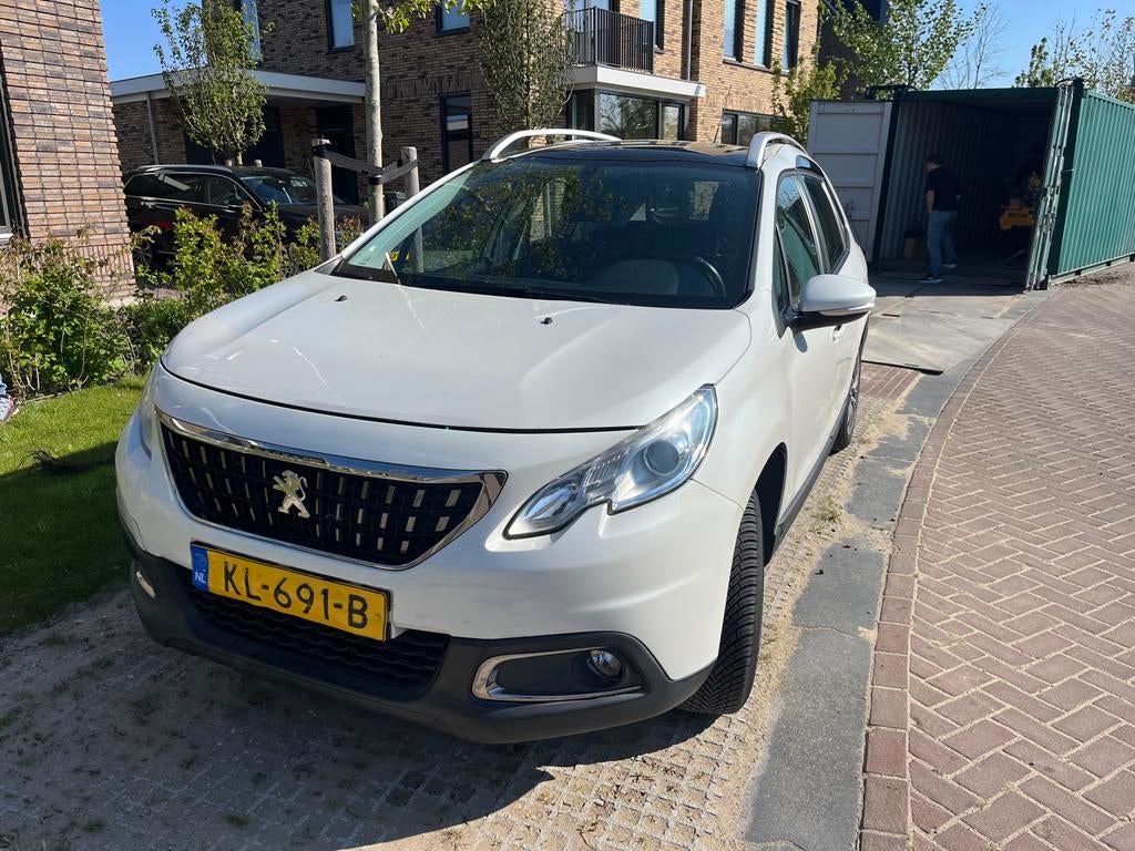 Peugeot 2008 1.2 VTI 81KW 2016 Wit, Voorwielaandrijving, Stof, 1250 kg, Zwart