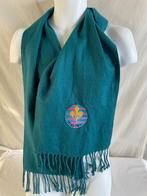 Turkoois sjaal met embleem – Unisex, Kleding | Dames, Mutsen, Sjaals en Handschoenen, Ophalen of Verzenden, Zo goed als nieuw
