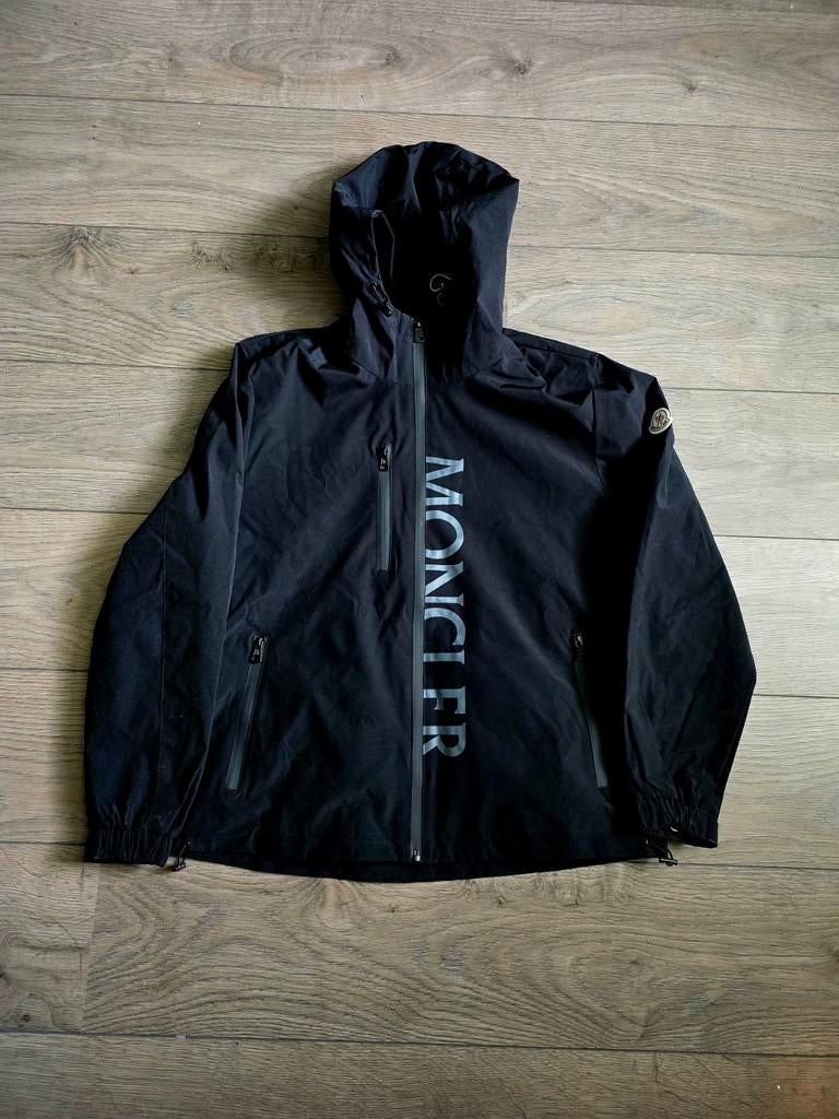 Moncler windbreaker zomerjas nieuw!, Maat 52/54 (L), Moncler, Zwart, Nieuw