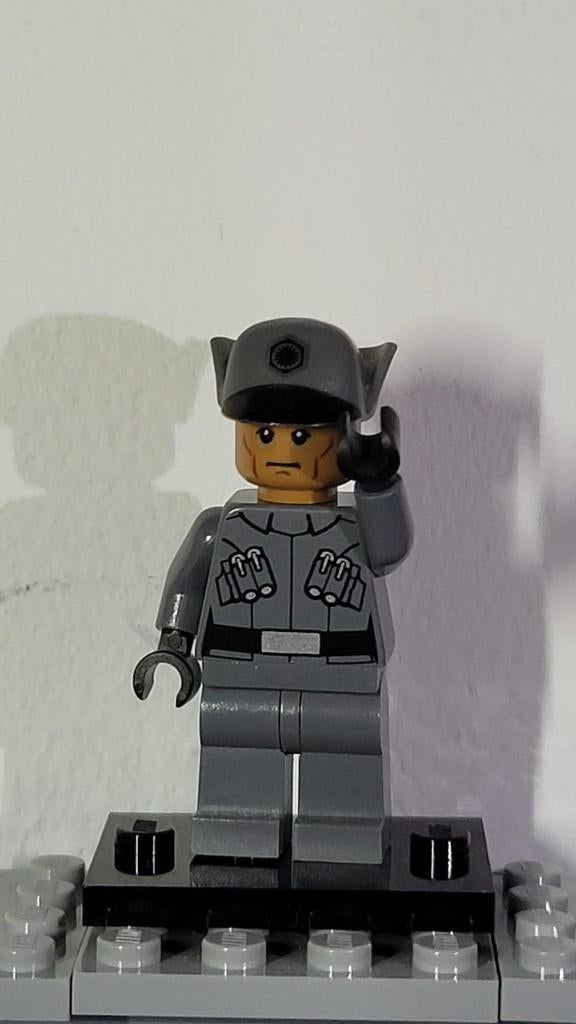 LEGO Minifigure-First Order Officer-In zeer goede staat, Ophalen of Verzenden, Zo goed als nieuw, Complete set, Lego