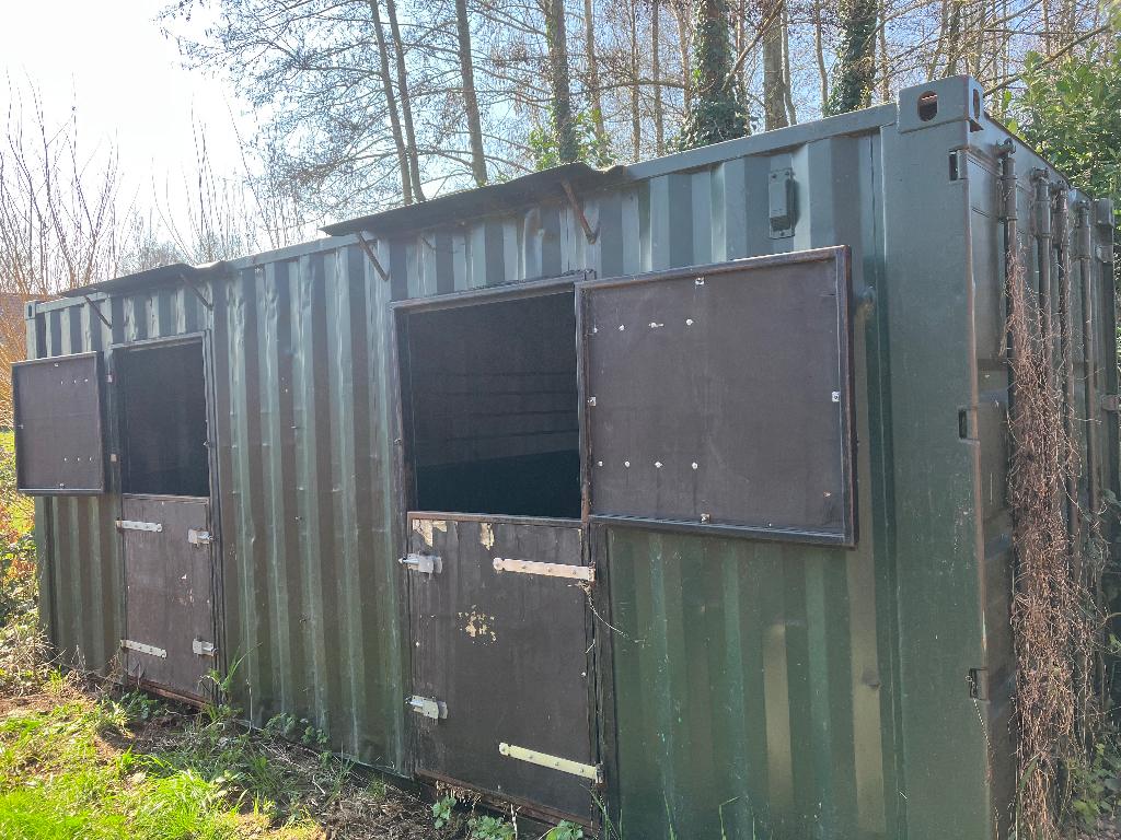 Container stal tekoop, Stalling