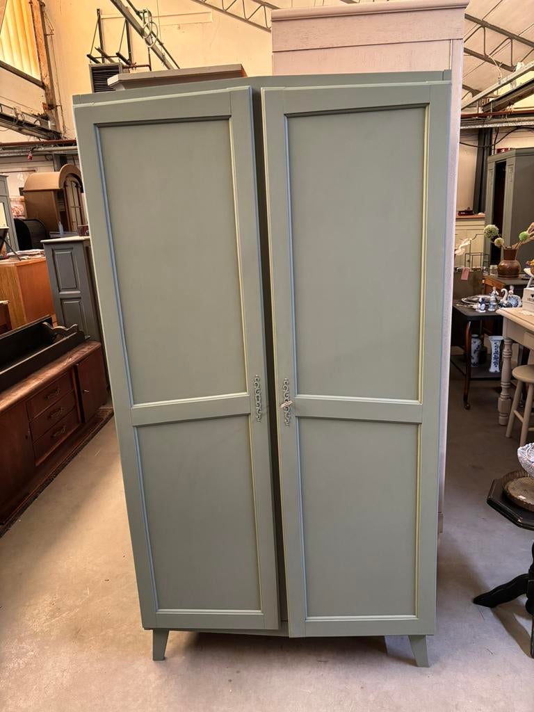 Vintage Brocante kledingkast, Kinderen en Baby's, Kinderkamer | Commodes en Kasten, Ophalen, Studio Larilo, Kast, 50 tot 70 cm