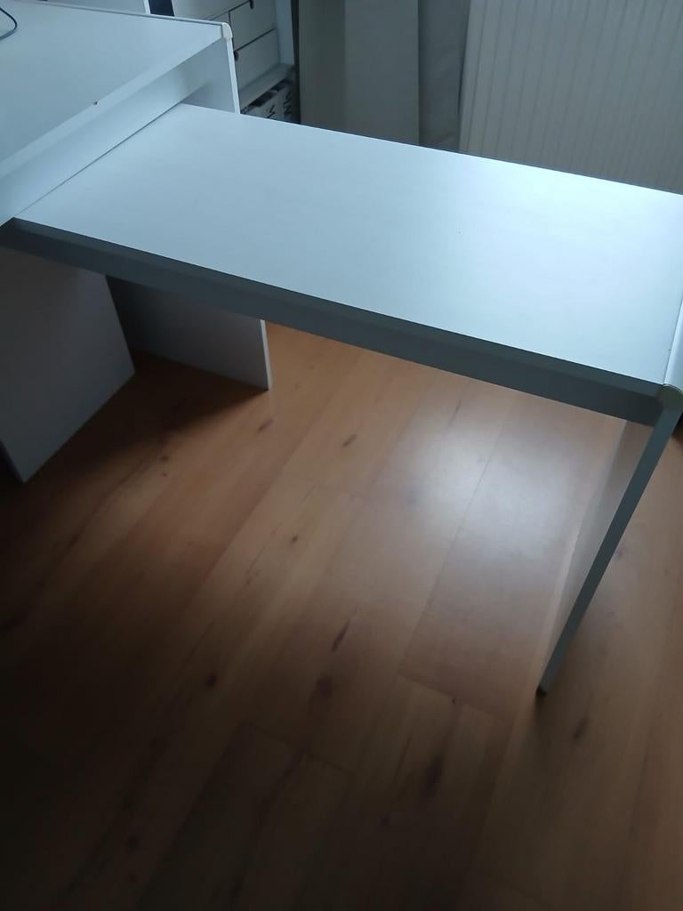 Gratis op te halen bureau 2-delig, met opbouw kast, Huis en Inrichting, Bureaus, Ophalen, Gebruikt, Opzetstuk, Wit