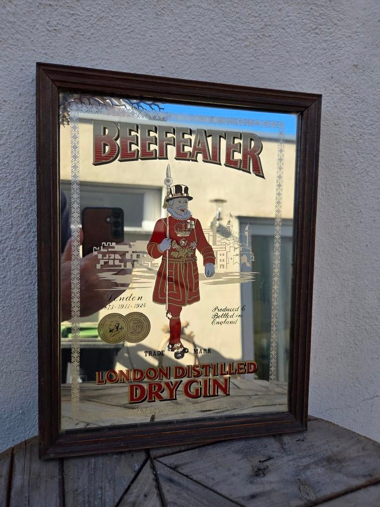 Beefeater Gin reclame spiegel, Verzamelen, Ophalen of Verzenden, Gebruikt, Reclamebord