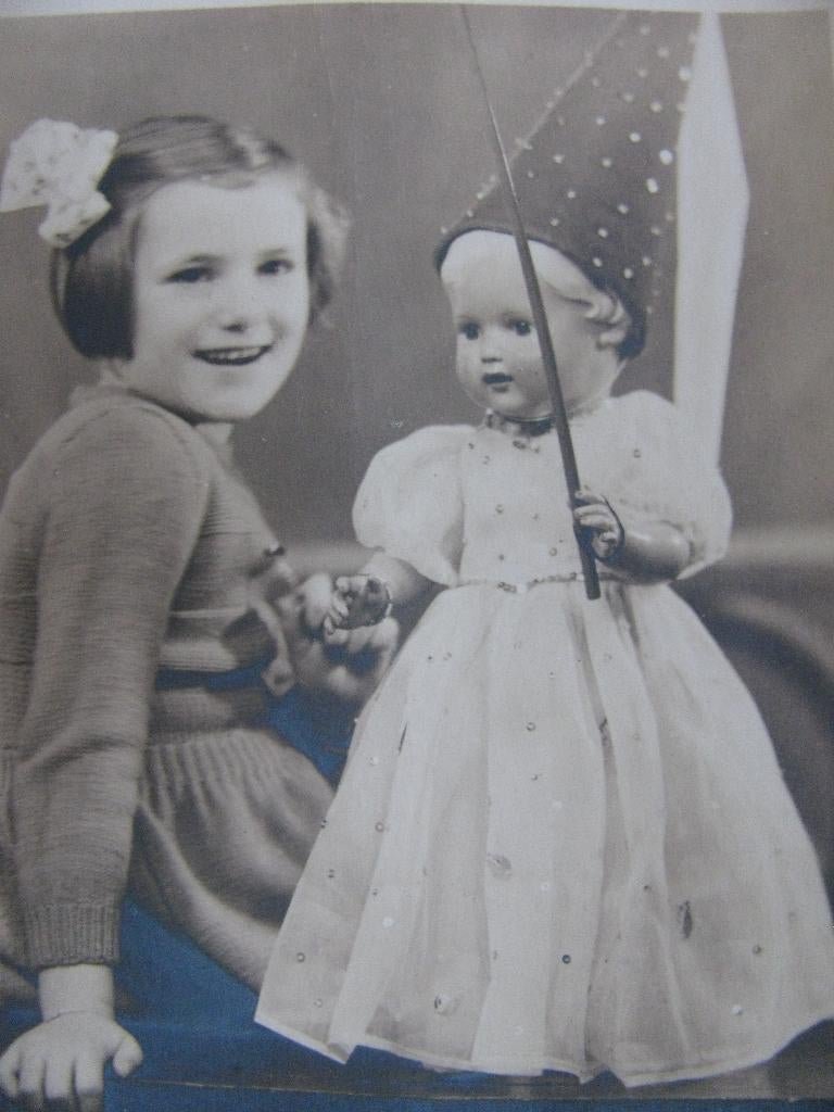 Oude Foto - Meisje met Schildkröt / Schildpad Pop / Toverfee, Gebruikt, Verzenden, Foto, 1940 tot 1960