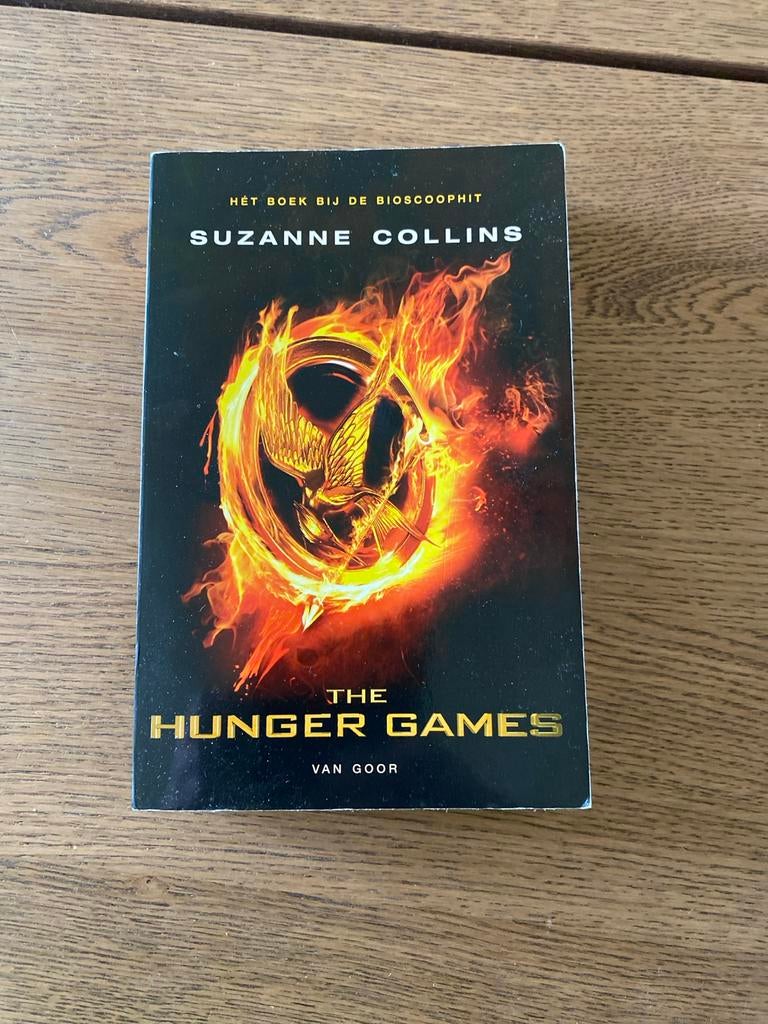 The Hunger Games - Suzanne Collins (Het boek bij de film), Ophalen of Verzenden, Gelezen
