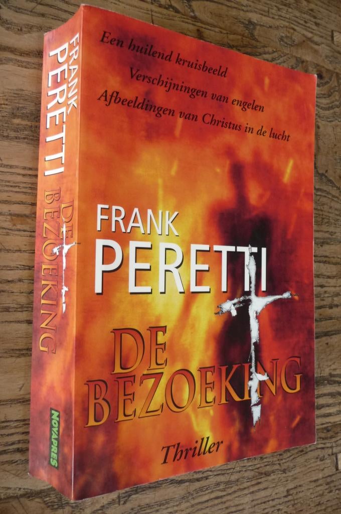De bezoeking - Frank Peretti (christelijke roman), Ophalen of Verzenden, Zo goed als nieuw