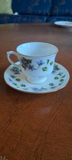 Gainsborough Bone China kop en schotel met bloemmotief, Gebruikt, Ophalen of Verzenden, Overige stijlen, Kop(pen) en/of Schotel(s)