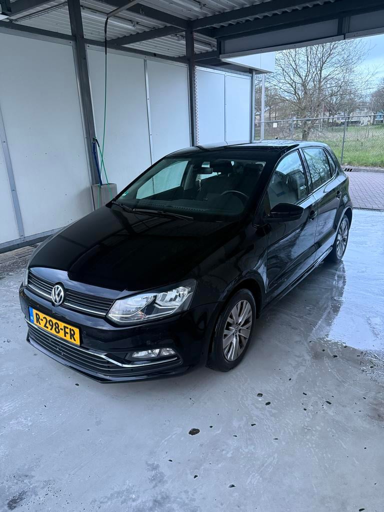 Schitterende Volkswagen Polo – Zwart – Dealeronderhouden, 40 €/maand, 4 cilinders, Zwart, Handgeschakeld