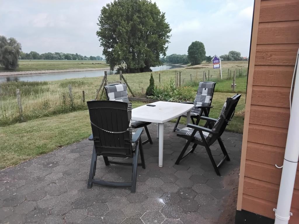 Chalet eigen grond met panoramisch uitzicht over de IJSSEL