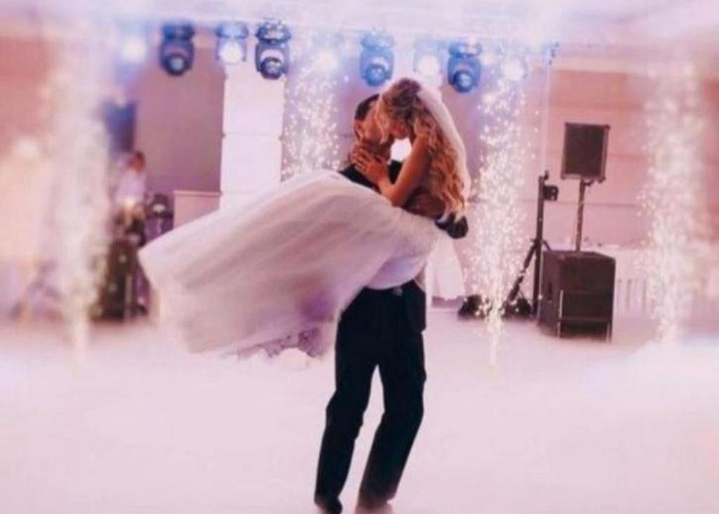 Bruiloft decoratie- laaghangende rookmachine, Hobby en Vrije tijd, Feestartikelen | Verhuur, Ophalen of Verzenden, Nieuw, Geboorte of Huwelijk