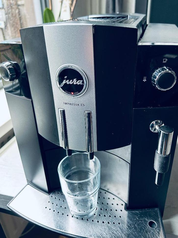 Prachtige Jura C5 black met een grote onderhoudsbeurt., Witgoed en Apparatuur, Koffiezetapparaten, Zo goed als nieuw, Gemalen koffie