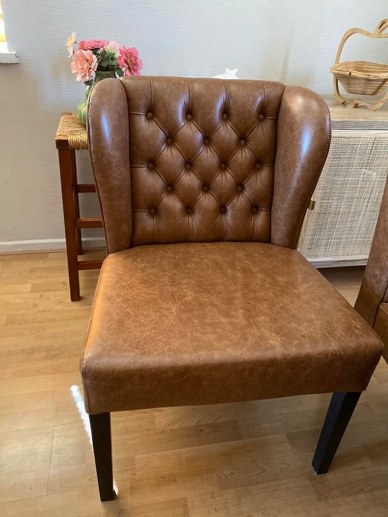 4 Eetkamerstoelen bruin met knopen, Ophalen, Gebruikt, Bruin, Leer