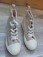 Beige teddy sneakers, Beige, Ophalen of Verzenden, Sneakers of Gympen, Zo goed als nieuw