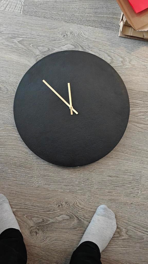 Grote Zwarte Wandklok - Modern Design (Gratis), Ophalen, Zo goed als nieuw, Analoog, Wandklok
