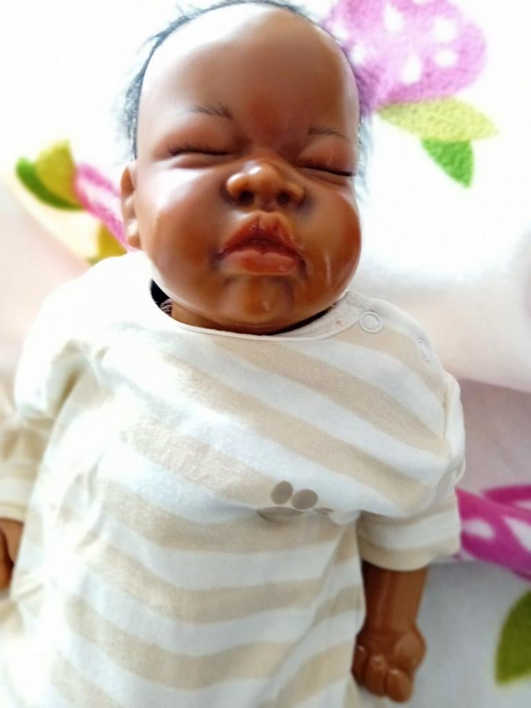 Mooie reborn met donkere huid, Ophalen of Verzenden
