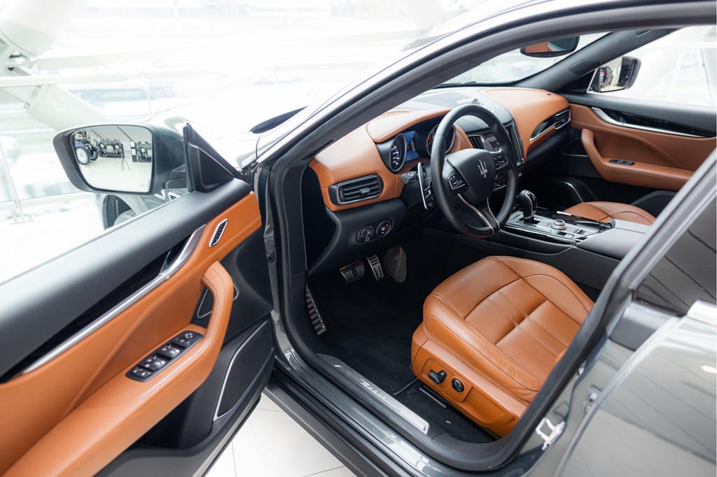 Maserati Levante 3.0 V6 AWD GranSport | Verde Ossido | Drive, Auto's, Maserati, Euro 6, 138 €/maand, 2084 kg, Leder