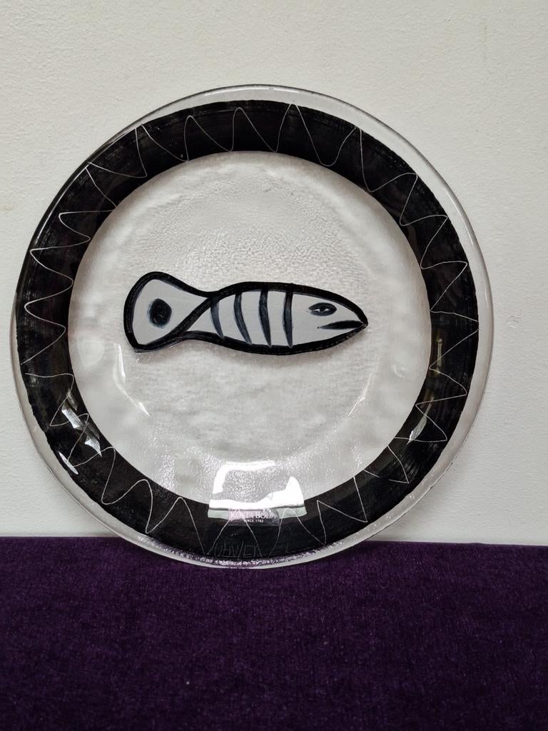 Ulrica Hydman Vallien- Glazen Bord met vis- gesigneerd, Ophalen of Verzenden