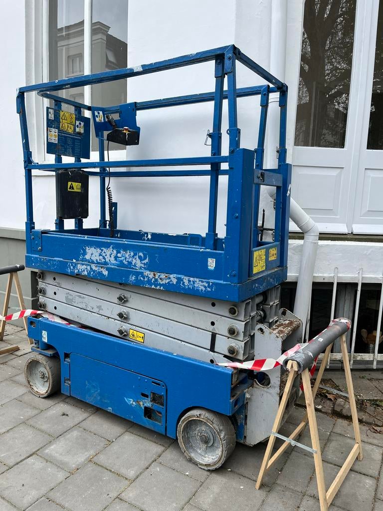 Hoogwerker 8 meter - Schaarhoogwerker, Ophalen