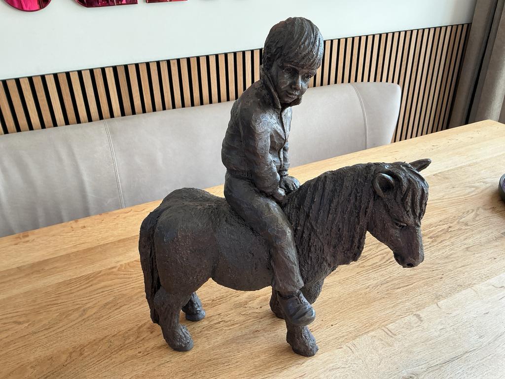 Beeld Geert Kunen gesigneerd beeld Jongen op Shetlander pony, Ophalen, 50 - 100 cm, Gemerkt, Scène