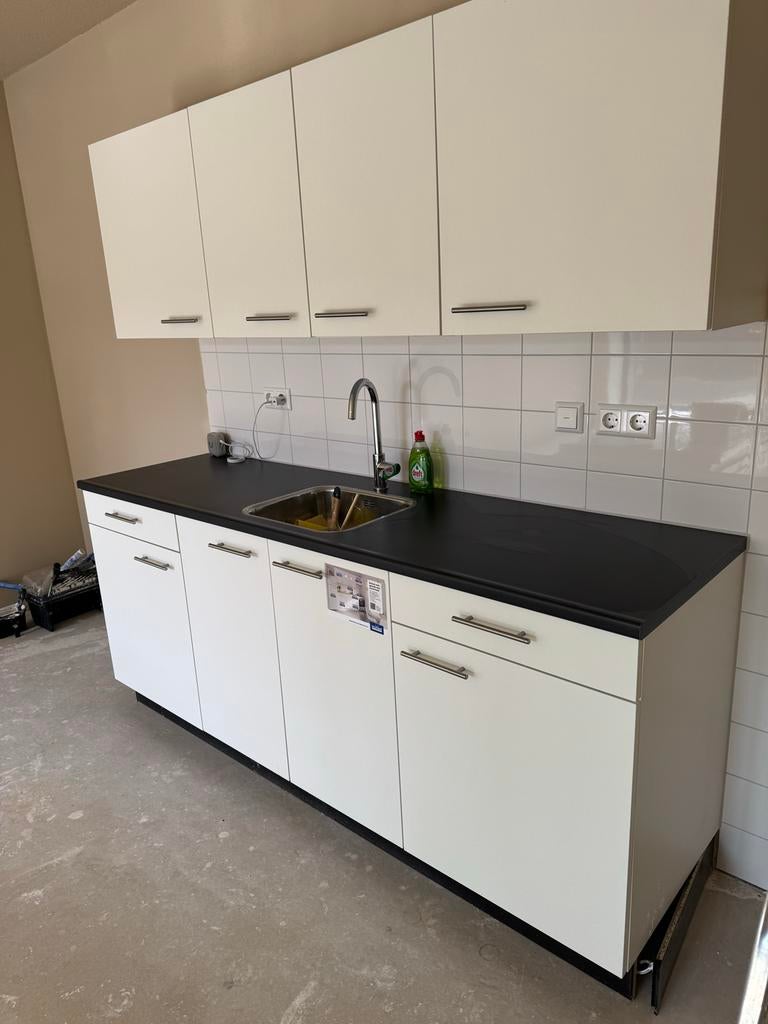 Nieuwe Bruynzeel keuken, Ophalen, Wit, Nieuw, Enkelwandige keuken