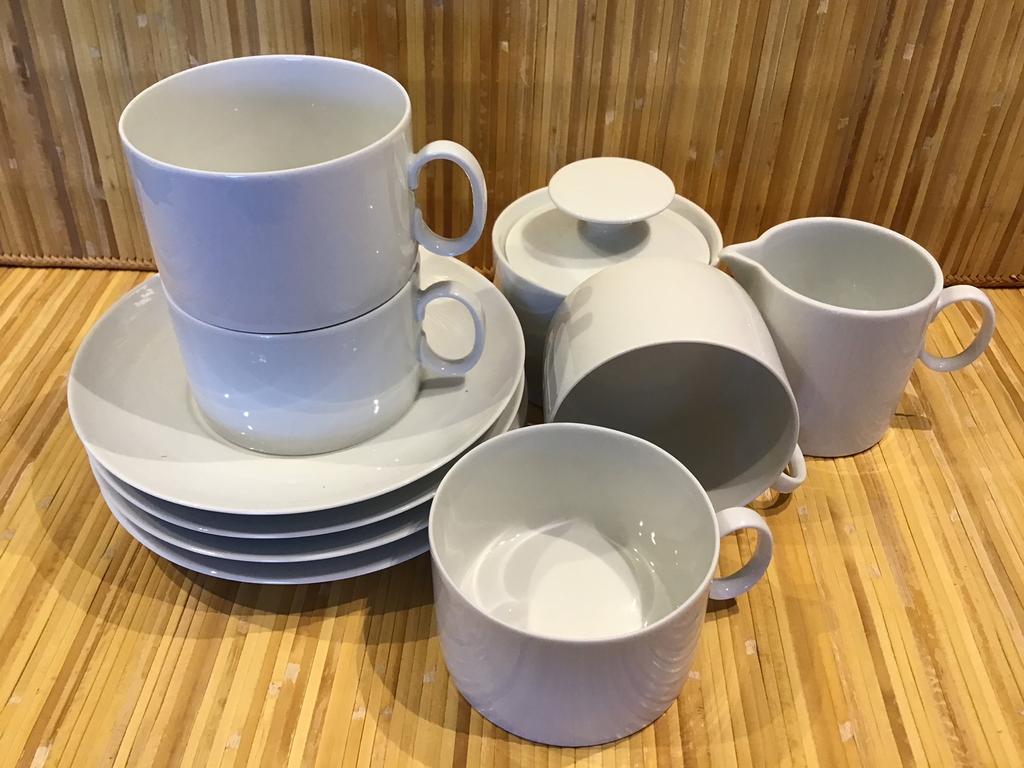 Thomas Medaillon Wit Vintage Theeserviesdelen, Antiek en Kunst, Ophalen