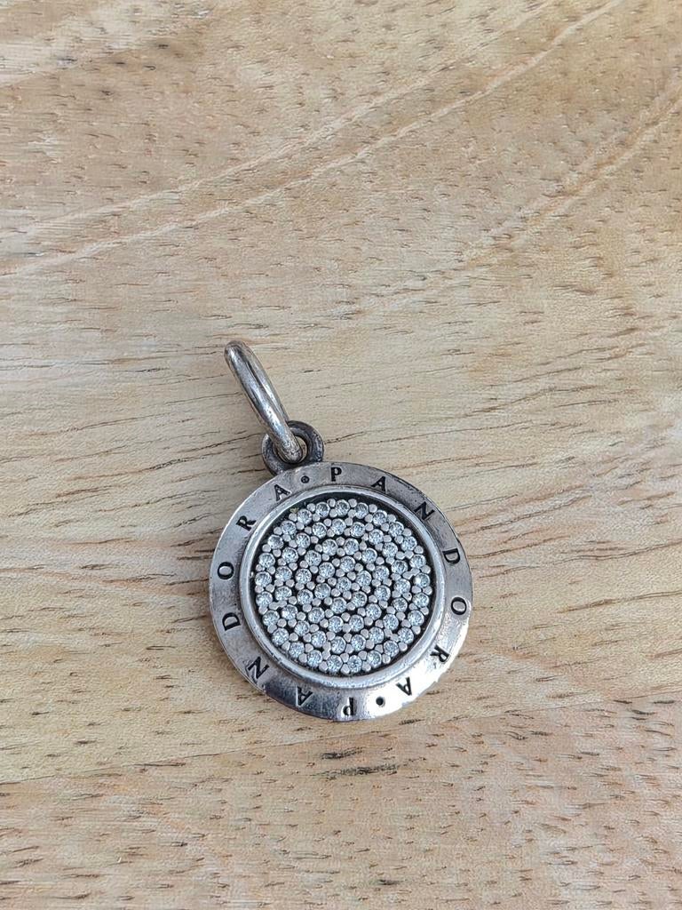 Zgan Pandora signature kettinghanger, Sieraden, Tassen en Uiterlijk, Bedels, Ophalen of Verzenden, Zo goed als nieuw, Zilver, Pandora