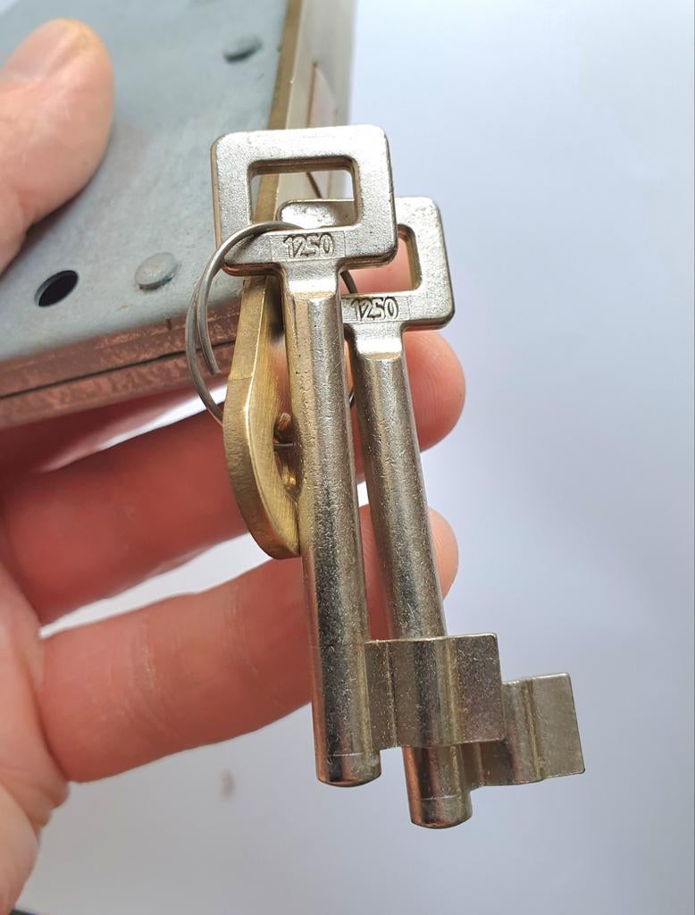 Nieuw Nemef 1200 Kastslot Messing incl Twee Sleutels nr 1250, Ophalen of Verzenden, Nieuw