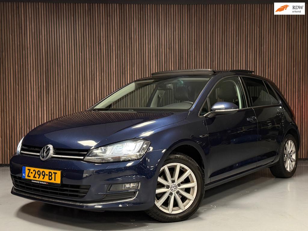 Volkswagen Golf 1.2 TSI Lounge Edition AUTOMAAT/PANORAMADAK/, Auto's, Stof, Gebruikt, 4 cilinders, Blauw